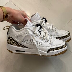 Jordan Spizike Low Sneakers with white metallic gold